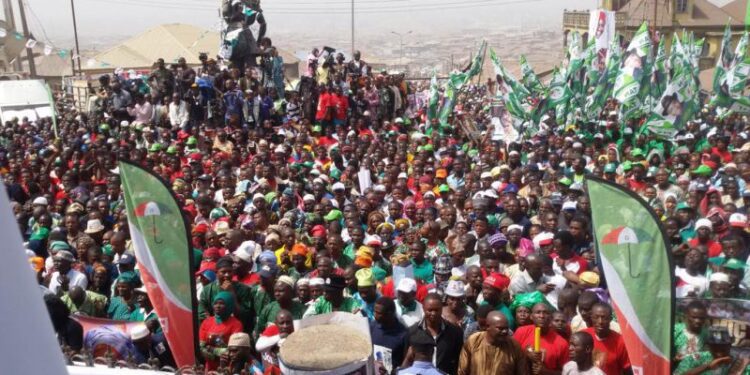 FACT CHECK: Is this viral photo of massive crowd from Osun PDP rally? 92 FACT CHECK: Is this viral photo of massive crowd from Osun PDP rally?