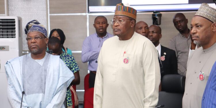 FG gets industry commendation on telecom policies 92 FG gets industry commendation on telecom policies