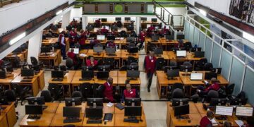 Nigeria’s stock market loses N418 billion as shares tumble