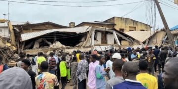 Two dead, 37 rescued from collapsed Abuja building 1 Two dead, 37 rescued from collapsed Abuja building