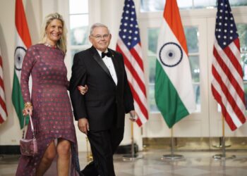 FBI: US Senator Menendez, wife received gold, cash as bribes from Egypt-linked businessman