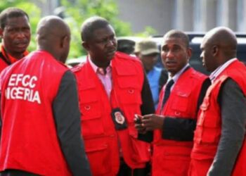EFCC RAIDS BUREAU DE CHANGE OPERATORS IN ABUJA, IBADAN, KANO