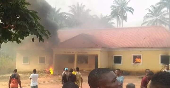 Gunmen bomb police divisional headquarters in Anaocha LGA, Anambra State