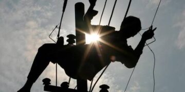 Power theft, destruction of electricity facilities to attract 3-year jail term 1 Power theft, destruction of electricity facilities to attract 3-year jail term