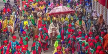 Kano emir returns to Durbar route to the thrill of residents 1 Kano emir returns to Durbar route to the thrill of residents
