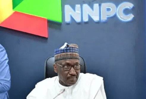 NNPCL refutes claims of non-remittance into federation account, denies owing foreign oil traders $6.8bn 92 NNPCL refutes claims of non-remittance into federation account, denies owing foreign oil traders $6.8bn
