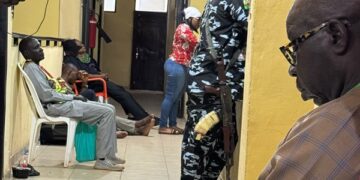 Police walk Edo governor, Godwin Obaseki out of INEC’s office in early hours on Sunday 1 Police walk Edo governor, Godwin Obaseki out of INEC’s office in early hours on Sunday