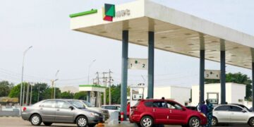 NNPC reduces petrol pump price to N965/litre in Abuja