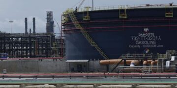 Petrol marketers go to Dangote refinery for product as depot price rises to N950/litre 1 Petrol marketers go to Dangote refinery for product as depot price rises to N950/litre