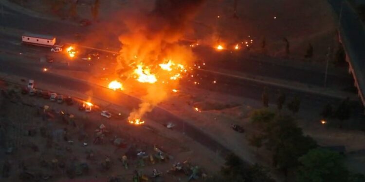 Six killed, several Injured in fiery multi-vehicle crash near Abuja