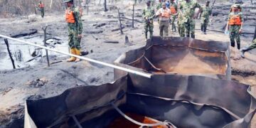 Nigerian troops destroy 19 illegal refineries, recover 138,000 litres of stolen crude 1 Nigerian troops destroy 19 illegal refineries, recover 138,000 litres of stolen crude