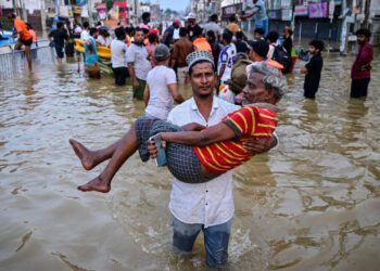 Death toll tops 1,200 as scientists declare Asian floods the 'new normal' 93 Death toll tops 1,200 as scientists declare Asian floods the ‘new normal’
