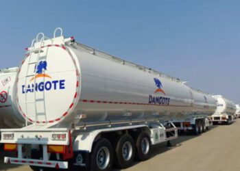 Dangote refinery slashes petrol ex-depot price by ₦129 to ₦699 per litre