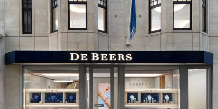 African nations, private consortia battle for stakes in top diamond miner, De Beers