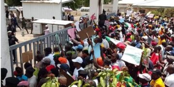 FCTA, FCDA workers  begin indefinite strike, shut down secretariat