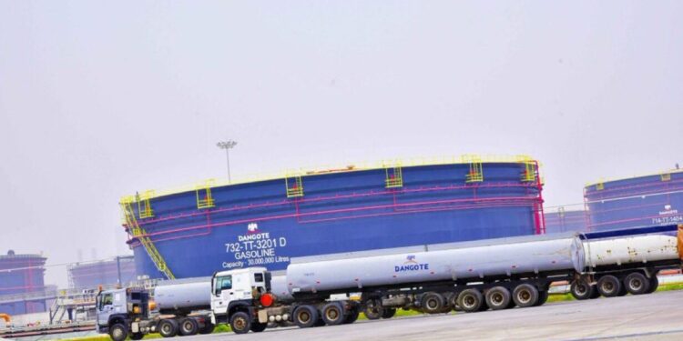 Dangote refinery warns coastal fuel logistics could push petrol prices toward ₦1,000 per litre