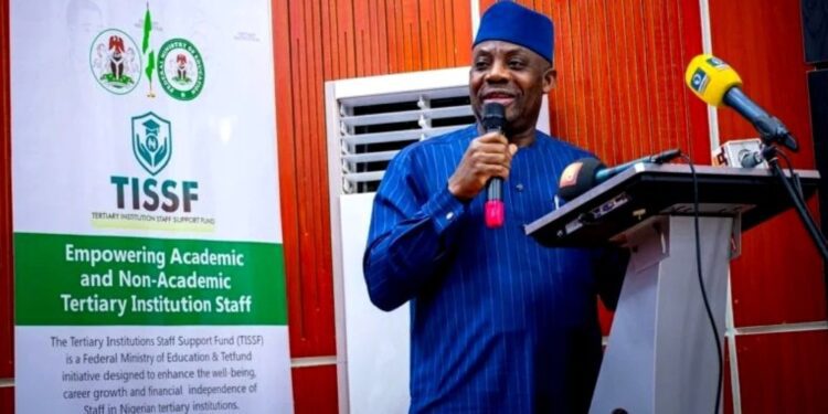 FG rolls out renegotiated ASUU deal, approves 40% allowance hike for university lecturers