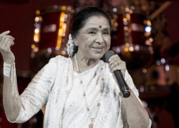 Legendary Asha Bhosle dies at 92, leaving behind a fearless legacy that reshaped Indian music