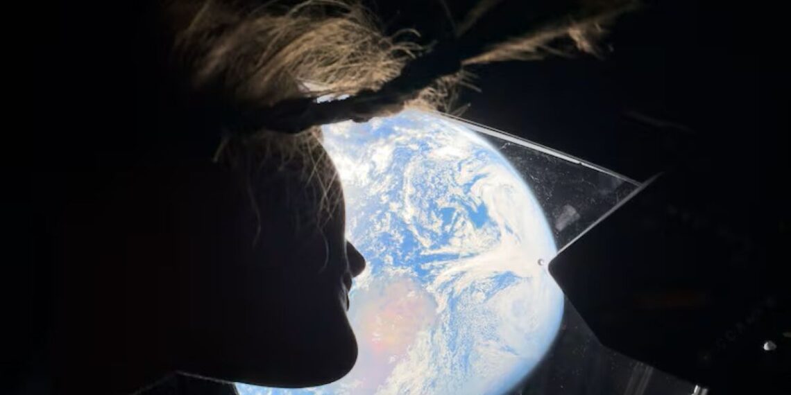 Artemis crew reaches the moon, breaking distance record in historic lunar flyby