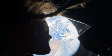 Artemis crew reaches the moon, breaking distance record in historic lunar flyby