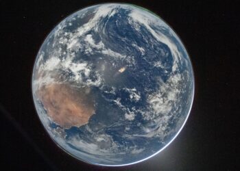 Artemis II astronauts photograph Earth as humanity returns to the moon after 50 years