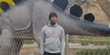 Three teenagers arrested after 14-year-old boy shot dead in London street