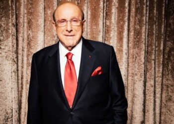 Clive Davis, legendary hitmaker behind Whitney Houston, Usher, Alicia Keys dies at 94 96 Clive Davis, legendary hitmaker behind Whitney Houston, Usher, Alicia Keys dies at 94