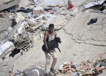 Death toll rises to over 235 as rescue teams race against time after devastating Venezuela earthquakes