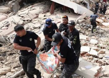 Venezuela earthquake death toll inches toward 1,000 as search for survivors intensifies