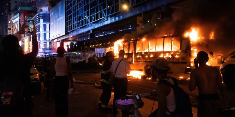 World Cup bus set ablaze as disorder taints New York celebrations after Knicks’ NBA win 95 World Cup bus set ablaze as disorder taints New York celebrations after Knicks’ NBA win