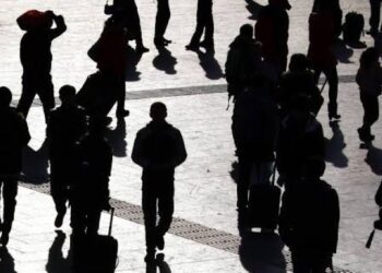 UK warns young travellers over rising drug smuggling recruitment by organized crime groups