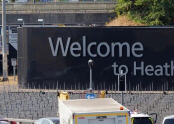 UK Heathrow Airport passengers face travel disruption as flooding blocks access to terminals 98 UK Heathrow Airport passengers face travel disruption as flooding blocks access to terminals