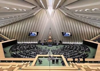 Iran vows to withstand sanctions as U.S intensifies economic pressure 98 Iran vows to withstand sanctions as U.S intensifies economic pressure
