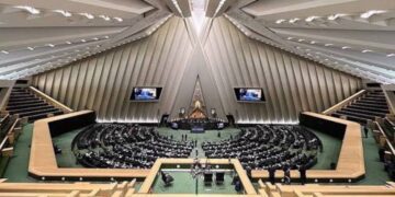 Iran vows to withstand sanctions as U.S intensifies economic pressure 23 Iran vows to withstand sanctions as U.S intensifies economic pressure