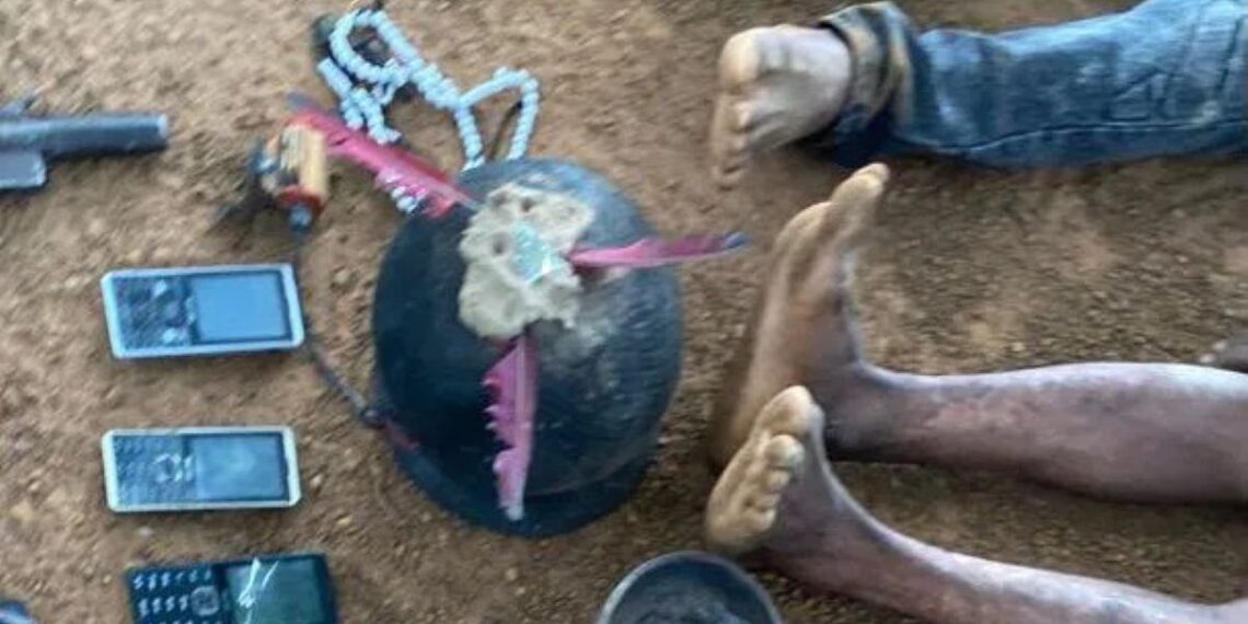 Soldiers break up suspected kidnappers’ checkpoint, arrest two in Benue