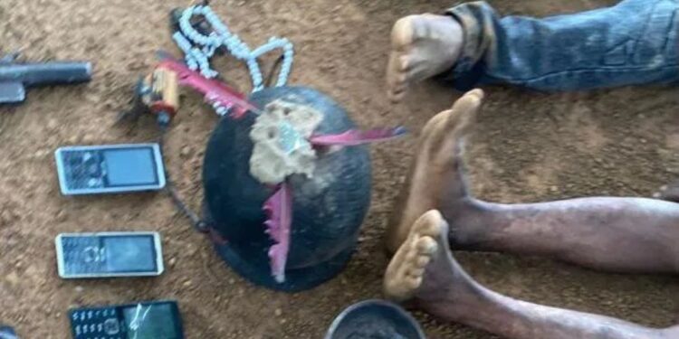 Soldiers break up suspected kidnappers’ checkpoint, arrest two in Benue