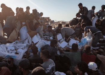 Global aid system in deep crisis as funding collapse leaves 64 million fewer people receiving help 98 Global aid system in deep crisis as funding collapse leaves 64 million fewer people receiving help