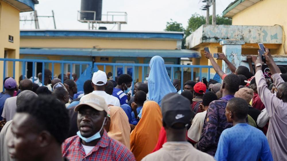 Tragedy in Minna: 37 detainees suffocate in overcrowded cell as protests, curfew grip Niger capital