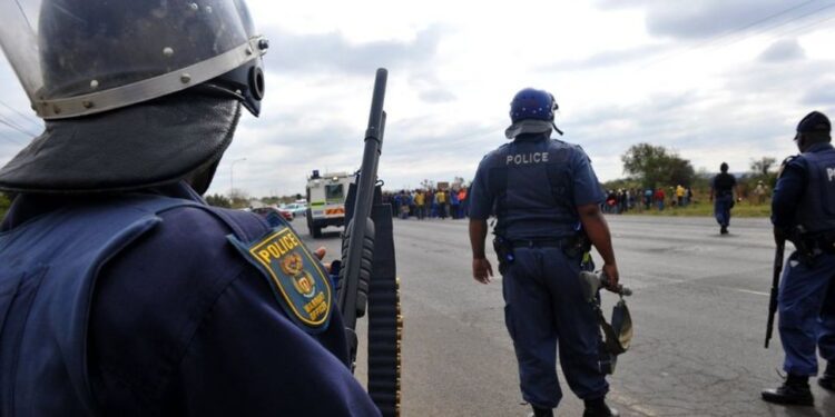 South African Police hunt suspected killers after seven women found dead near Johannesburg 97 South African Police hunt suspected killers after seven women found dead near Johannesburg
