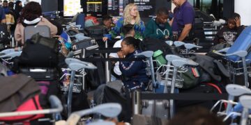 Software glitch causes mass UK flight chaos in split second, preliminary report reveals