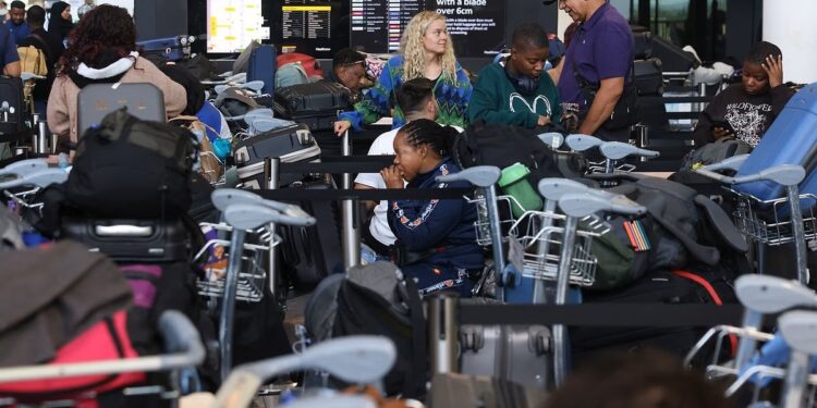 Software glitch causes mass UK flight chaos in split second, preliminary report reveals 97 Software glitch causes mass UK flight chaos in split second, preliminary report reveals