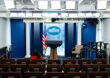 Major television networks suspend White House pool coverage following CNN ban 98 Major television networks suspend White House pool coverage following CNN ban