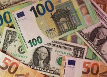 Dollar global index rises 0.26% as euro slips on French unrest, surging energy costs