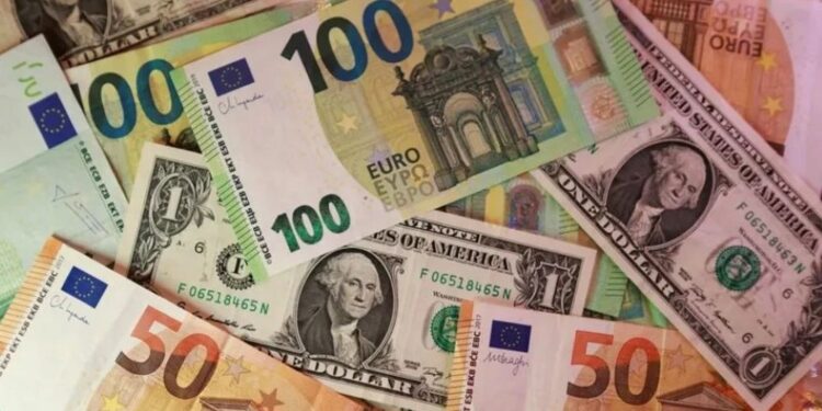 Dollar global index rises 0.26% as euro slips on French unrest, surging energy costs 97 Dollar global index rises 0.26% as euro slips on French unrest, surging energy costs