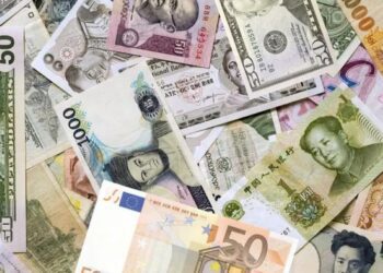 Dollar index slips 0.1% as euro stabilizes, pound and yen gain on global market shifts
