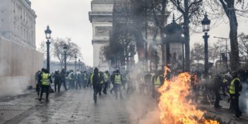 France protest arrests top 1,800 as violence leaves Paris streets damaged 23 France protest arrests top 1,800 as violence leaves Paris streets damaged