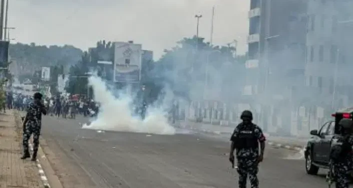 #FearlessInOctober Protest: Police launch teargas cannisters around Abuja market area 92 #FearlessInOctober Protest: Police launch teargas cannisters around Abuja market area
