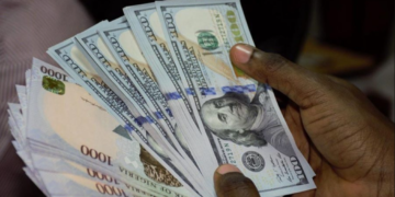 Naira falls to N1,750/$ in parallel market 1 Naira falls to N1,750/$ in parallel market