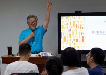 Pastor of foremost underground church in China, released from prison, reunites with family in United States 100 Pastor of foremost underground church in China, released from prison, reunites with family in United States