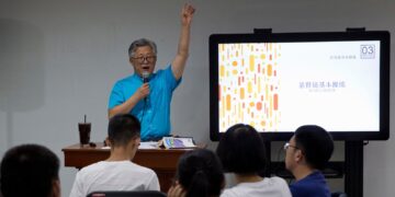 Pastor of foremost underground church in China, released from prison, reunites with family in United States 23 Pastor of foremost underground church in China, released from prison, reunites with family in United States
